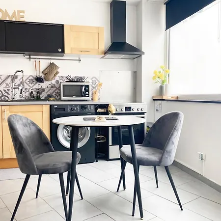 Cap Babord - L'oiseau D'or Au Bord De Fécamp