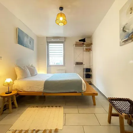 Cap Babord - L'oiseau D'or Au Bord De *