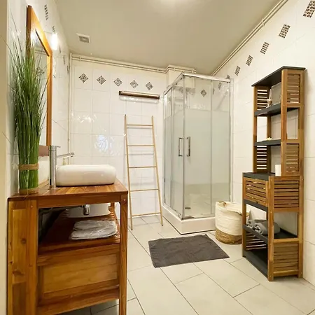 Cap Babord - L'oiseau D'or Au Bord De Fécamp